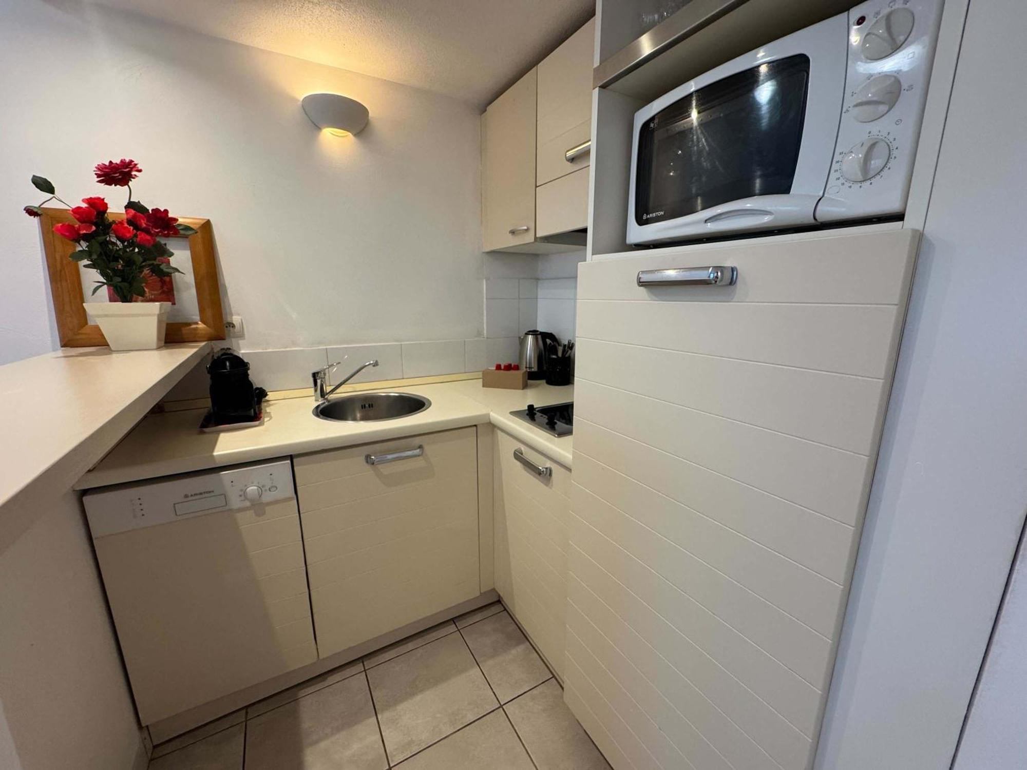 Appartement A079 Confortable Sur Carnot -1 *